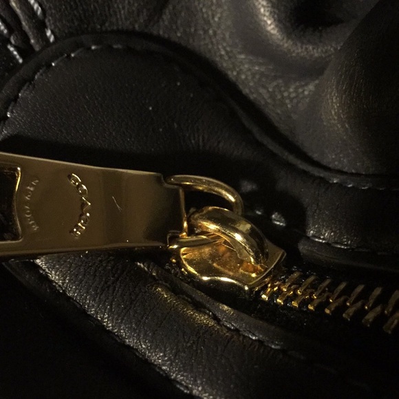 Coach - Picture 4 of 6